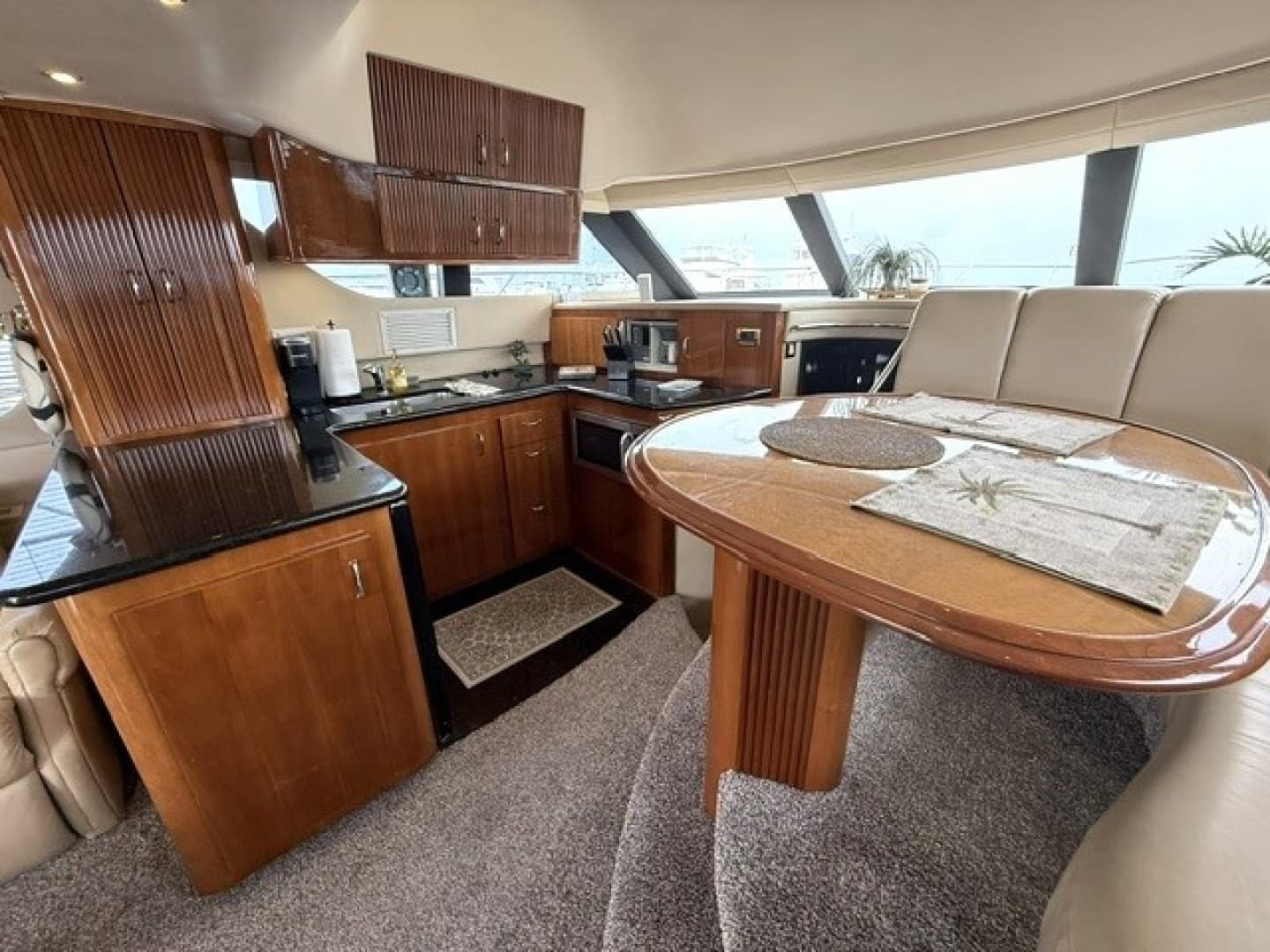 2005 Carver 46 Voyager