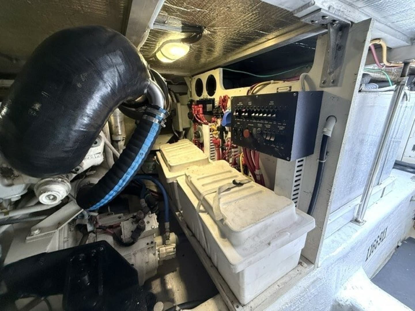 2005 Carver 46 Voyager