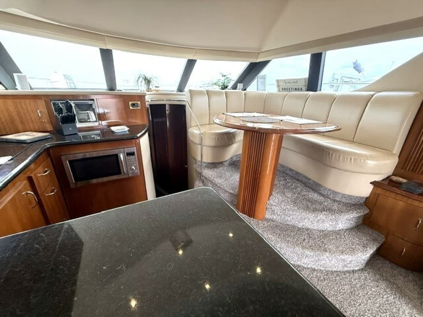2005 Carver 46 Voyager