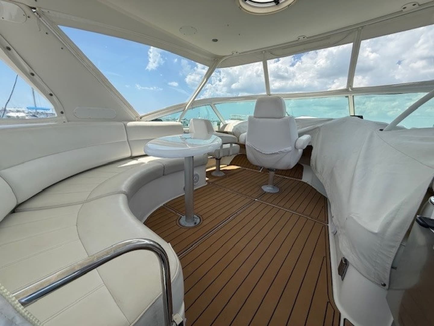 2005 Carver 46 Voyager