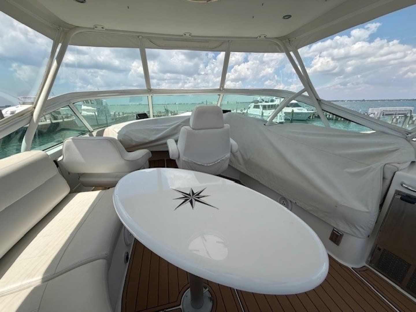 2005 Carver 46 Voyager
