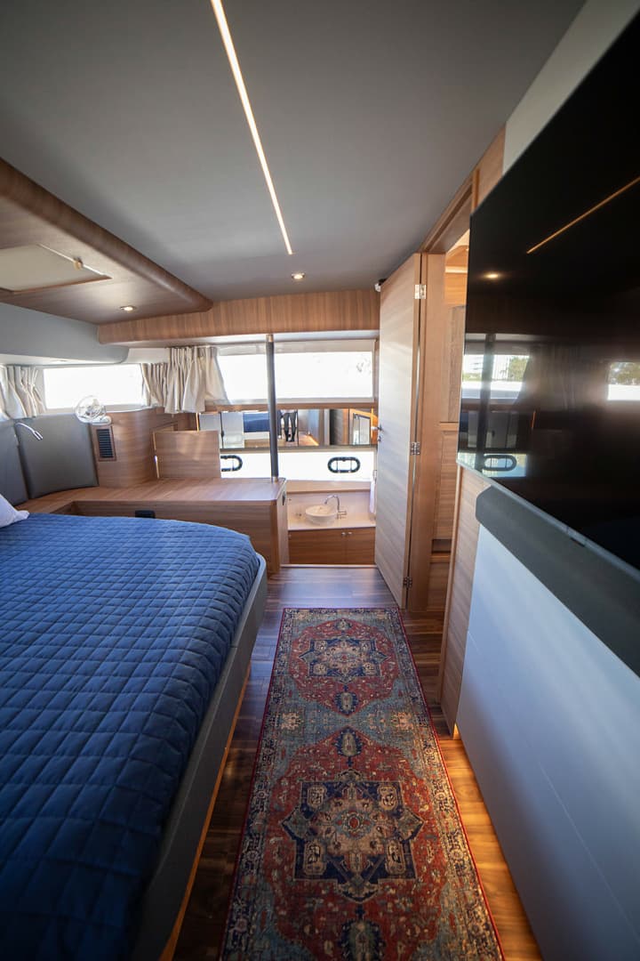 2024 Aquila 54 Yacht