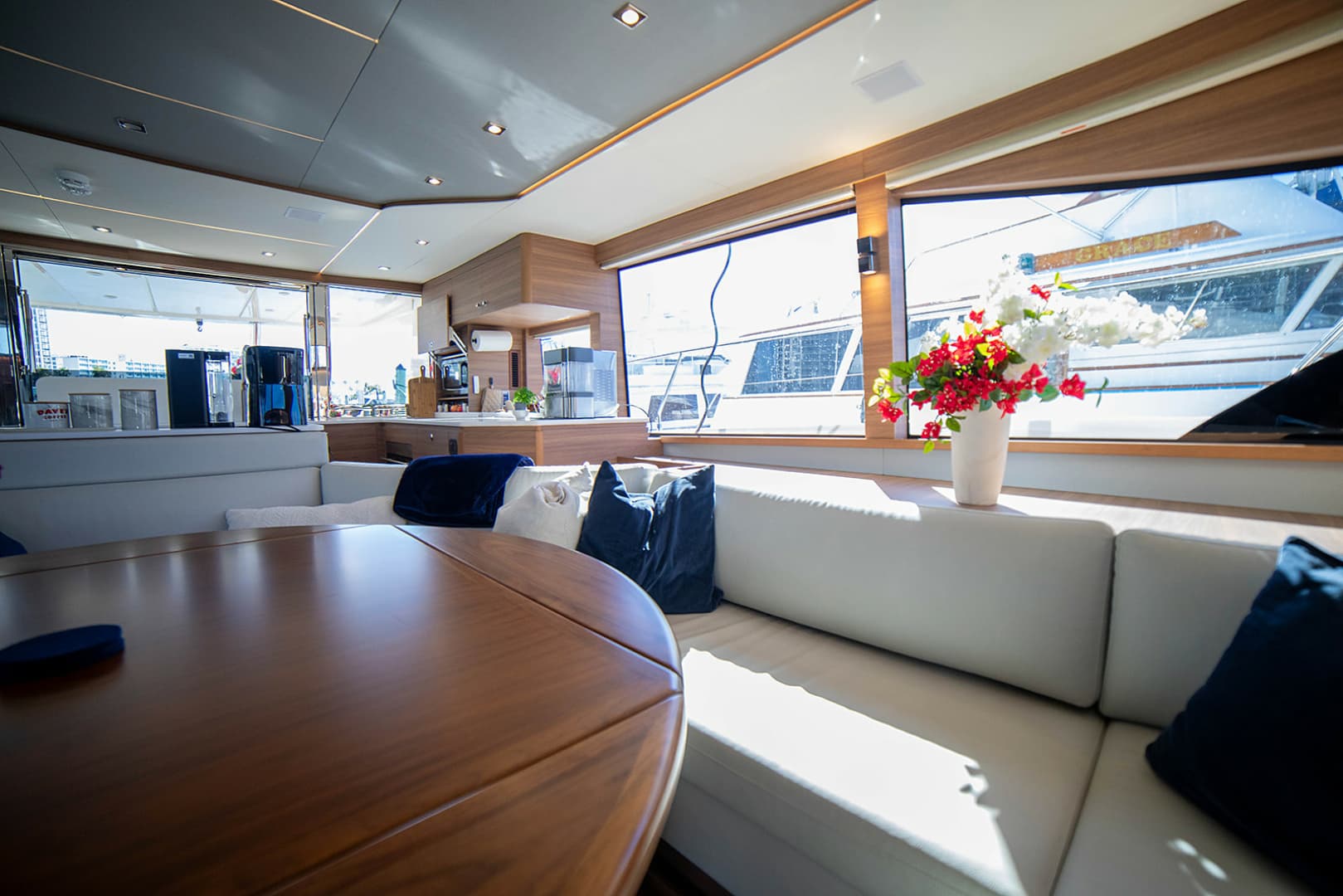 2024 Aquila 54 Yacht