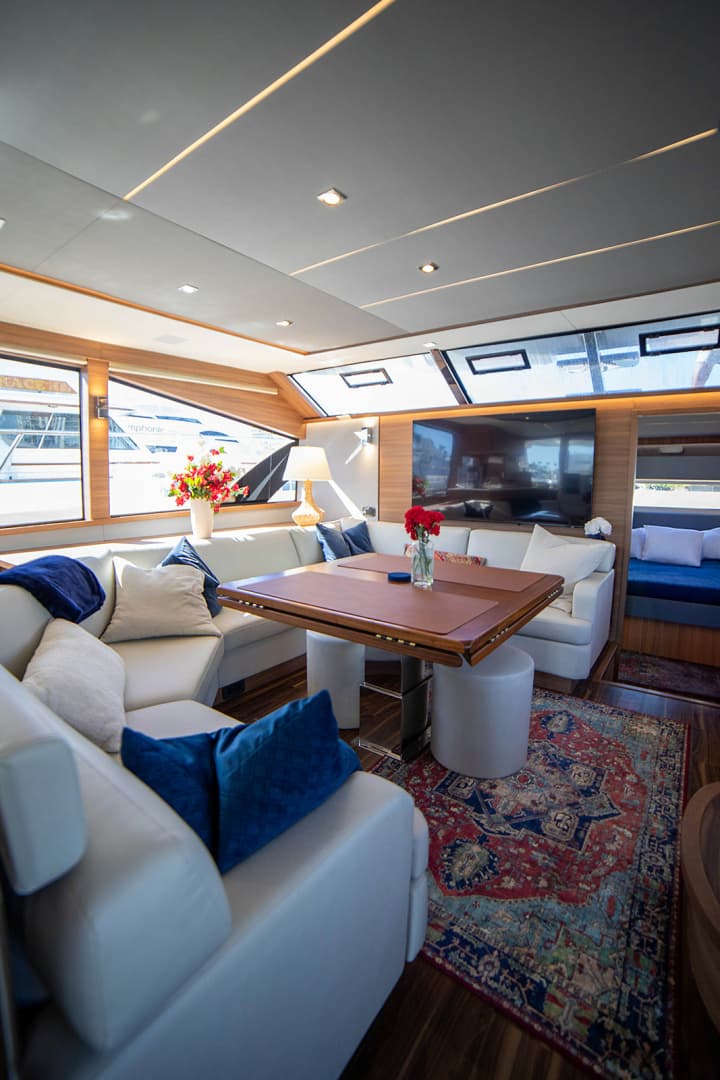 2024 Aquila 54 Yacht