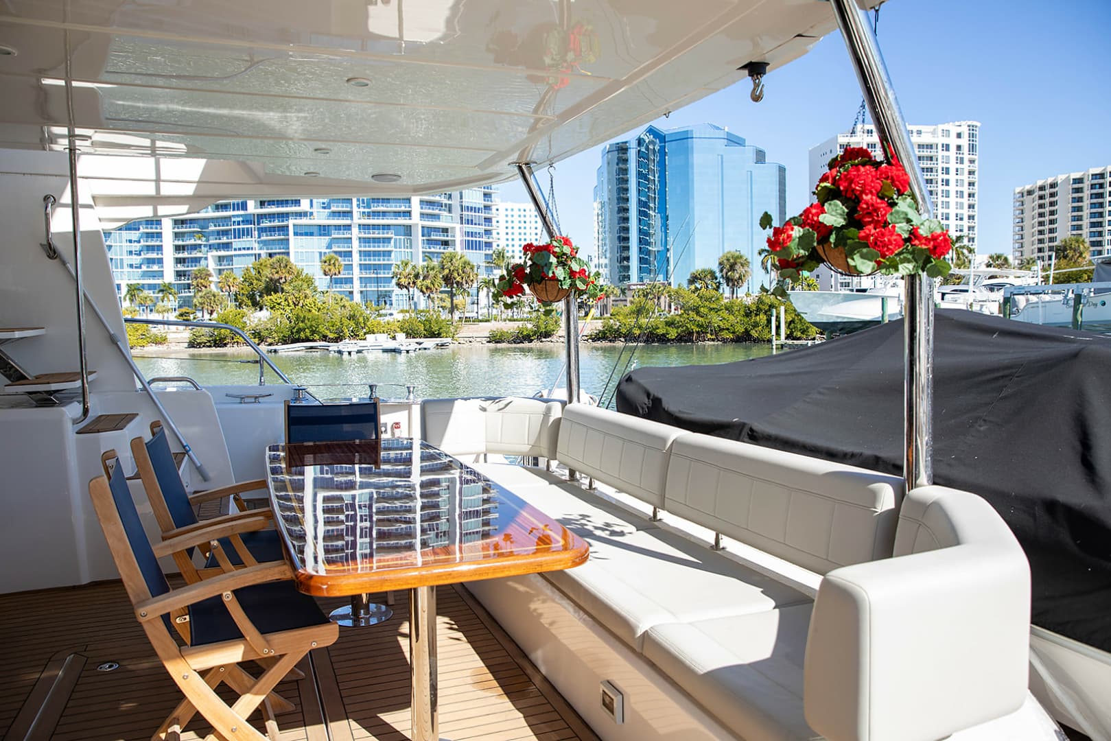 2024 Aquila 54 Yacht
