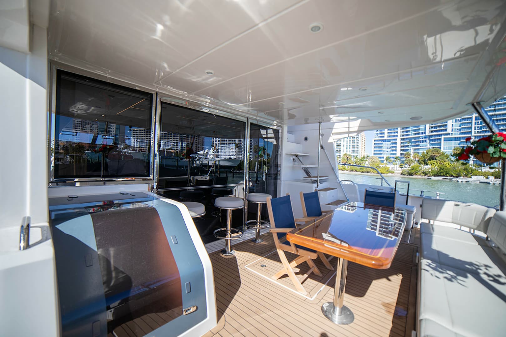 2024 Aquila 54 Yacht