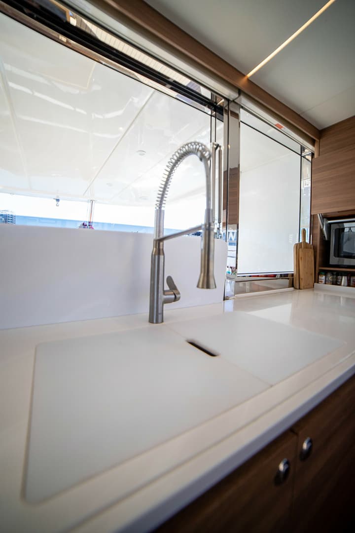 2024 Aquila 54 Yacht