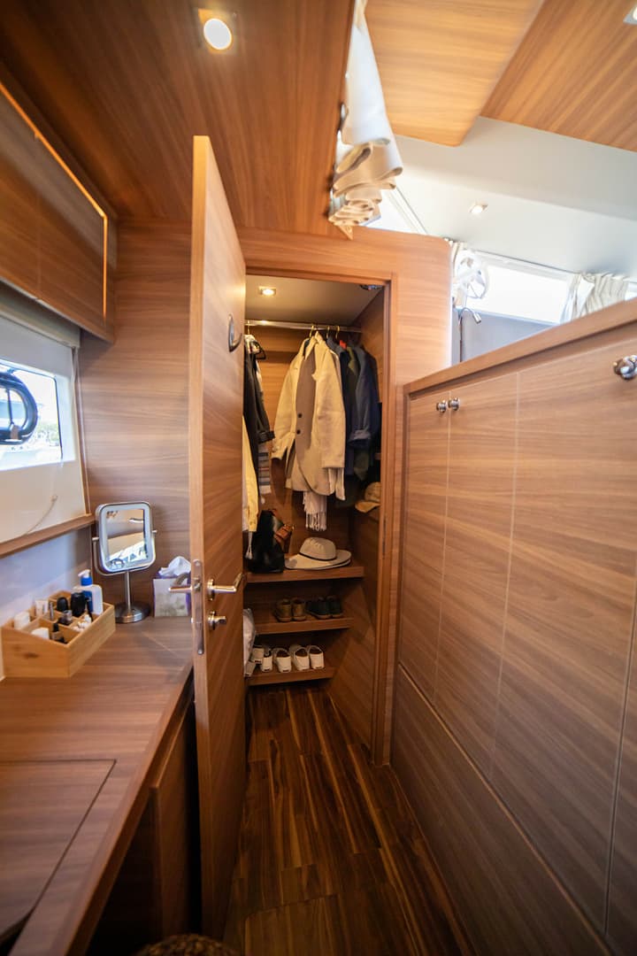 2024 Aquila 54 Yacht