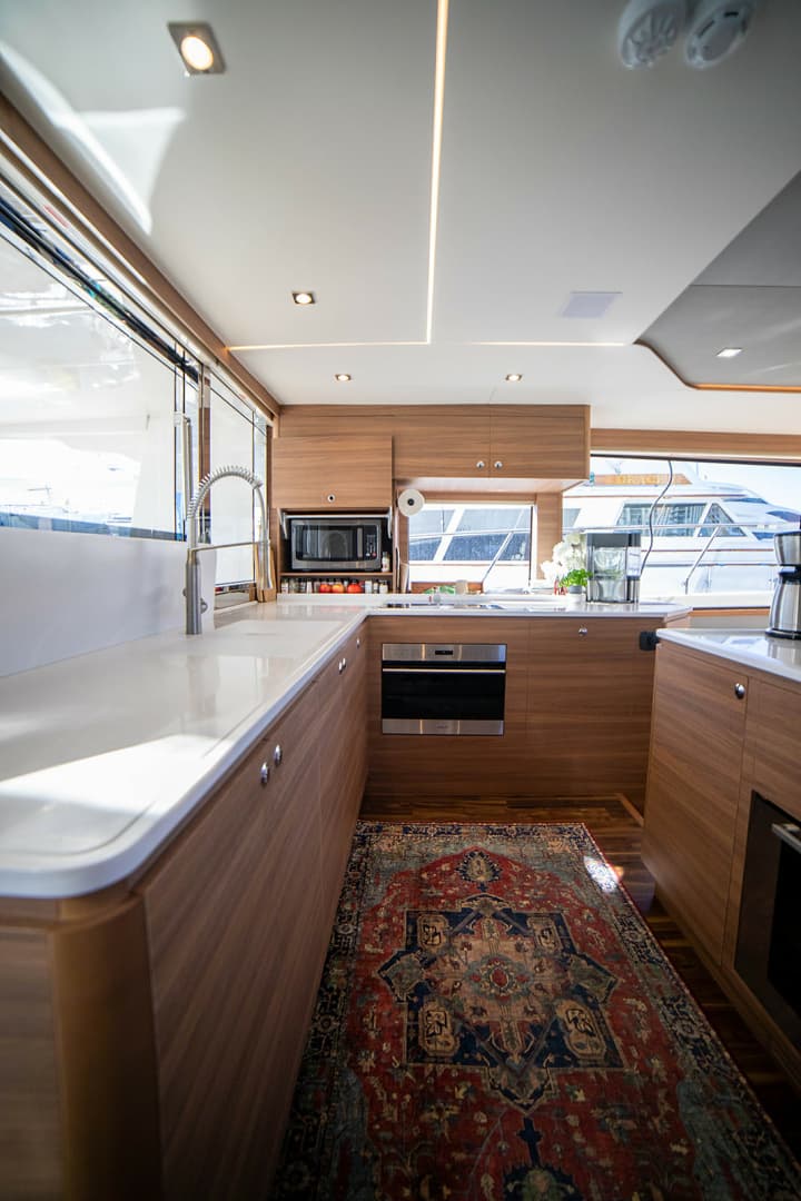 2024 Aquila 54 Yacht