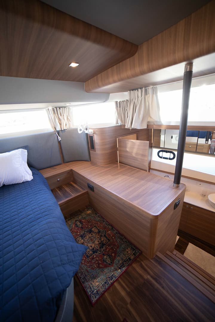 2024 Aquila 54 Yacht