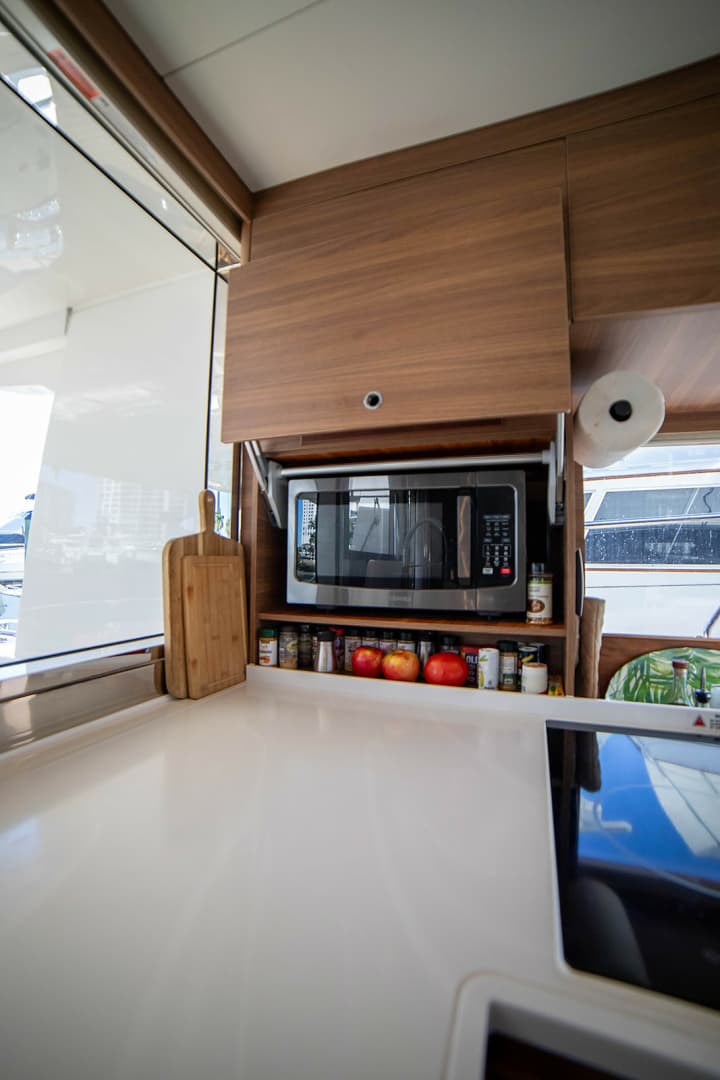 2024 Aquila 54 Yacht
