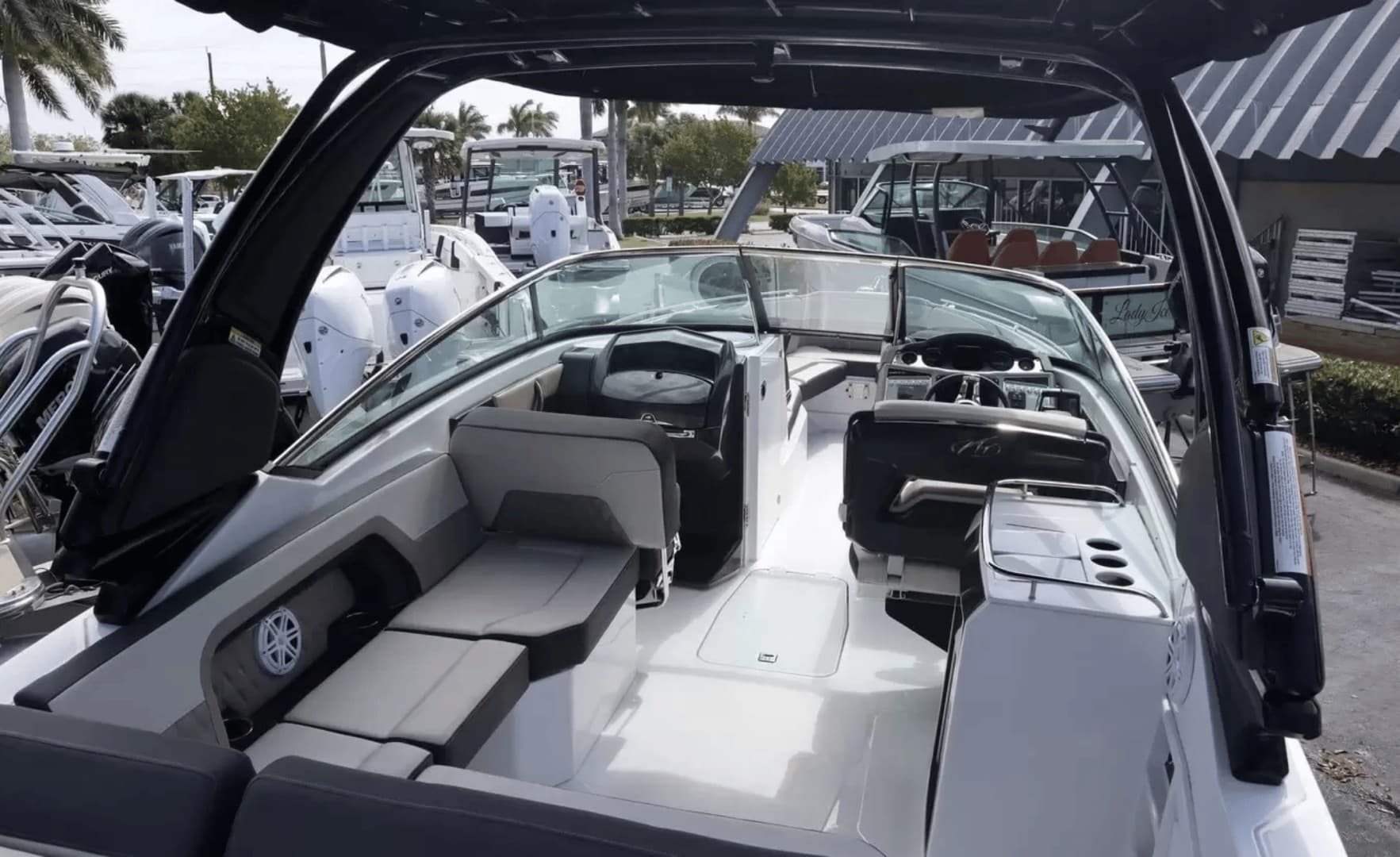 2024 Monterey 305SS