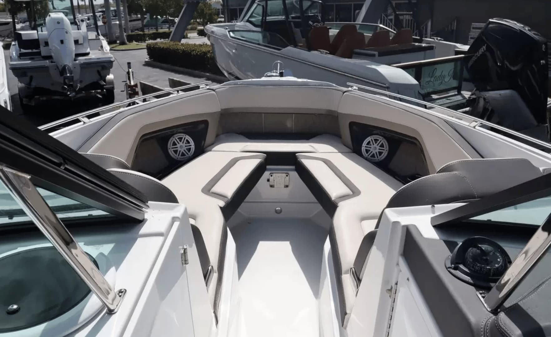 2024 Monterey 305SS