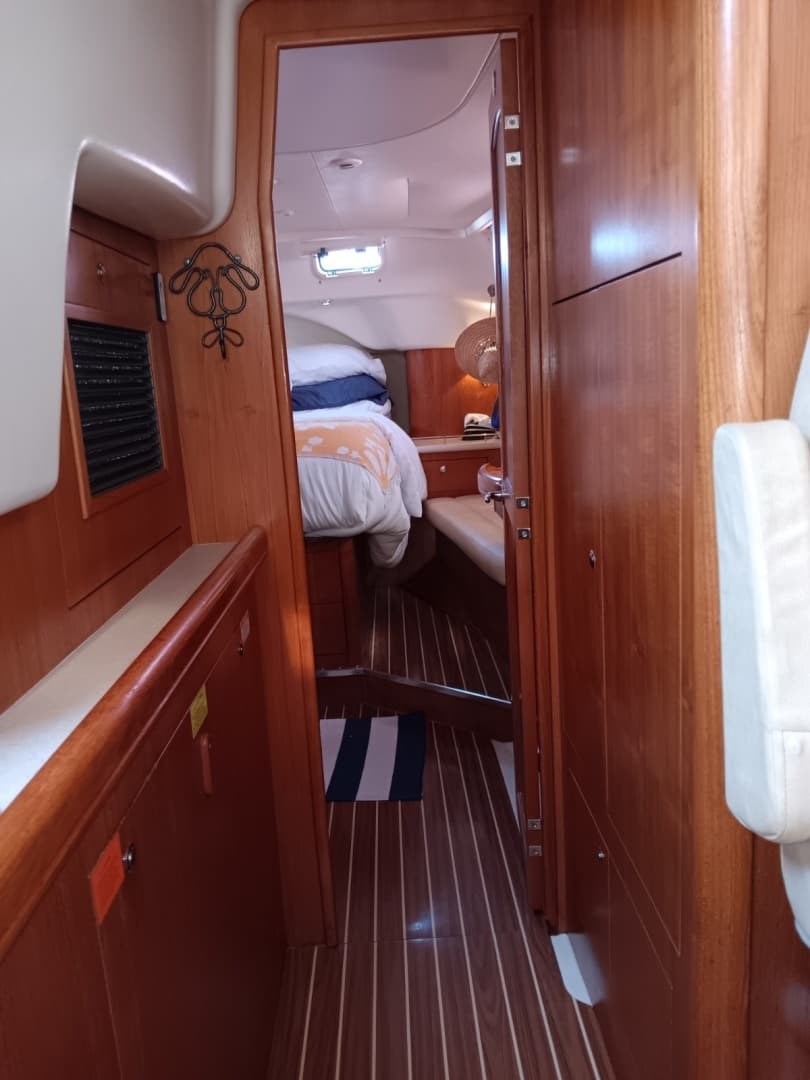 2007 Hunter Center Cockpit