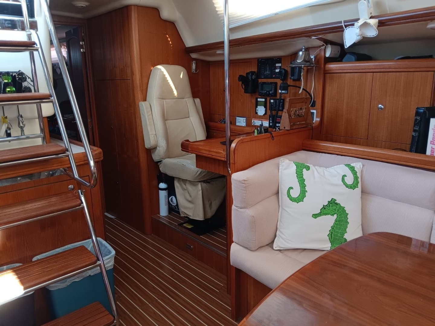 2007 Hunter Center Cockpit