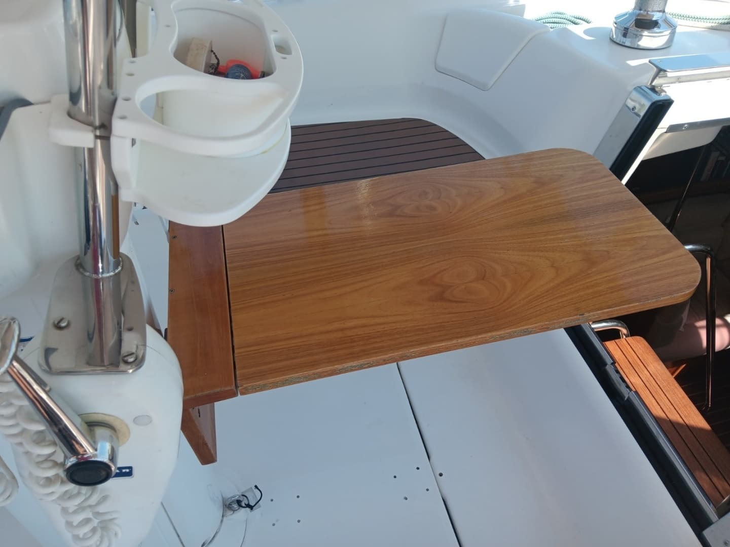 2007 Hunter Center Cockpit
