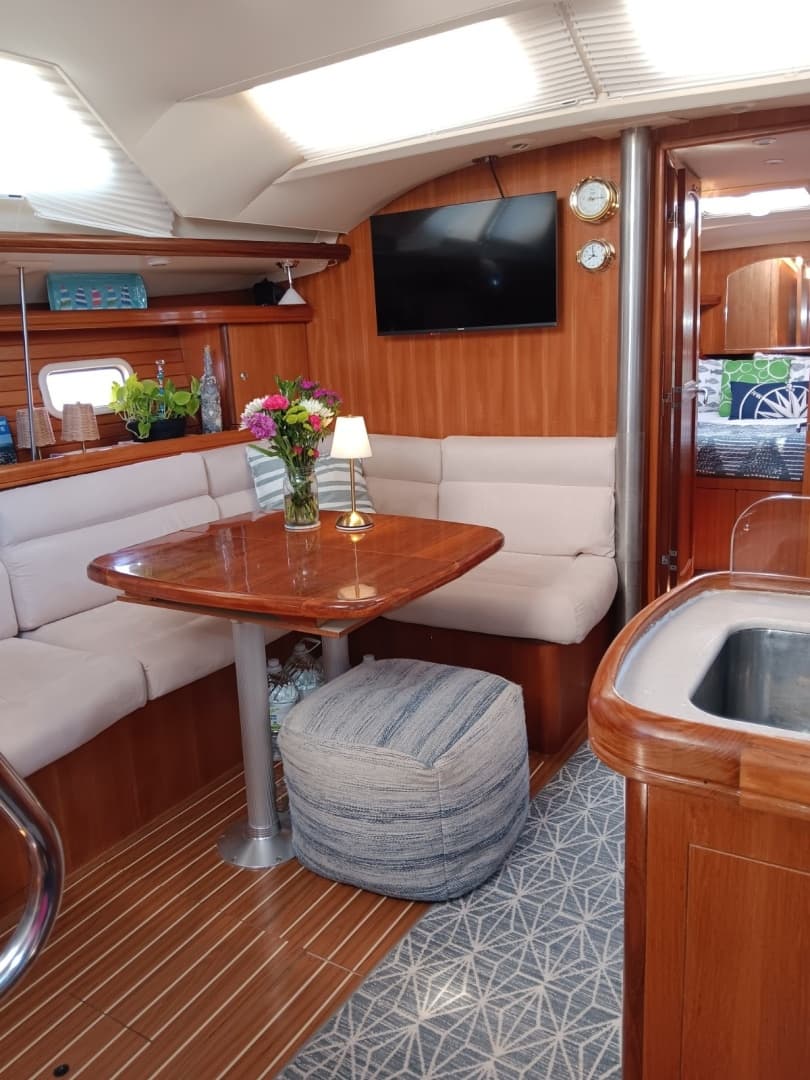 2007 Hunter Center Cockpit
