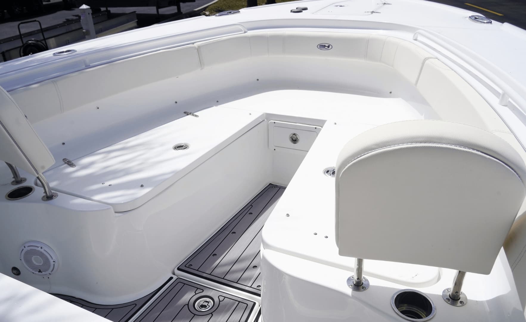 2025 Sea Hunt Ultra 305SE