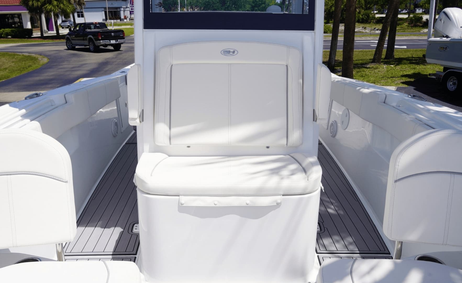 2025 Sea Hunt Ultra 305SE