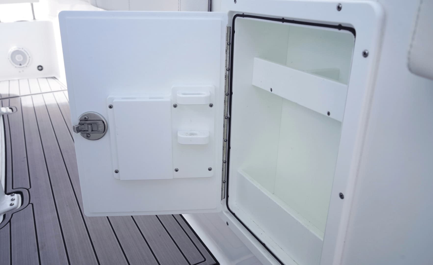 2025 Sea Hunt Ultra 305SE