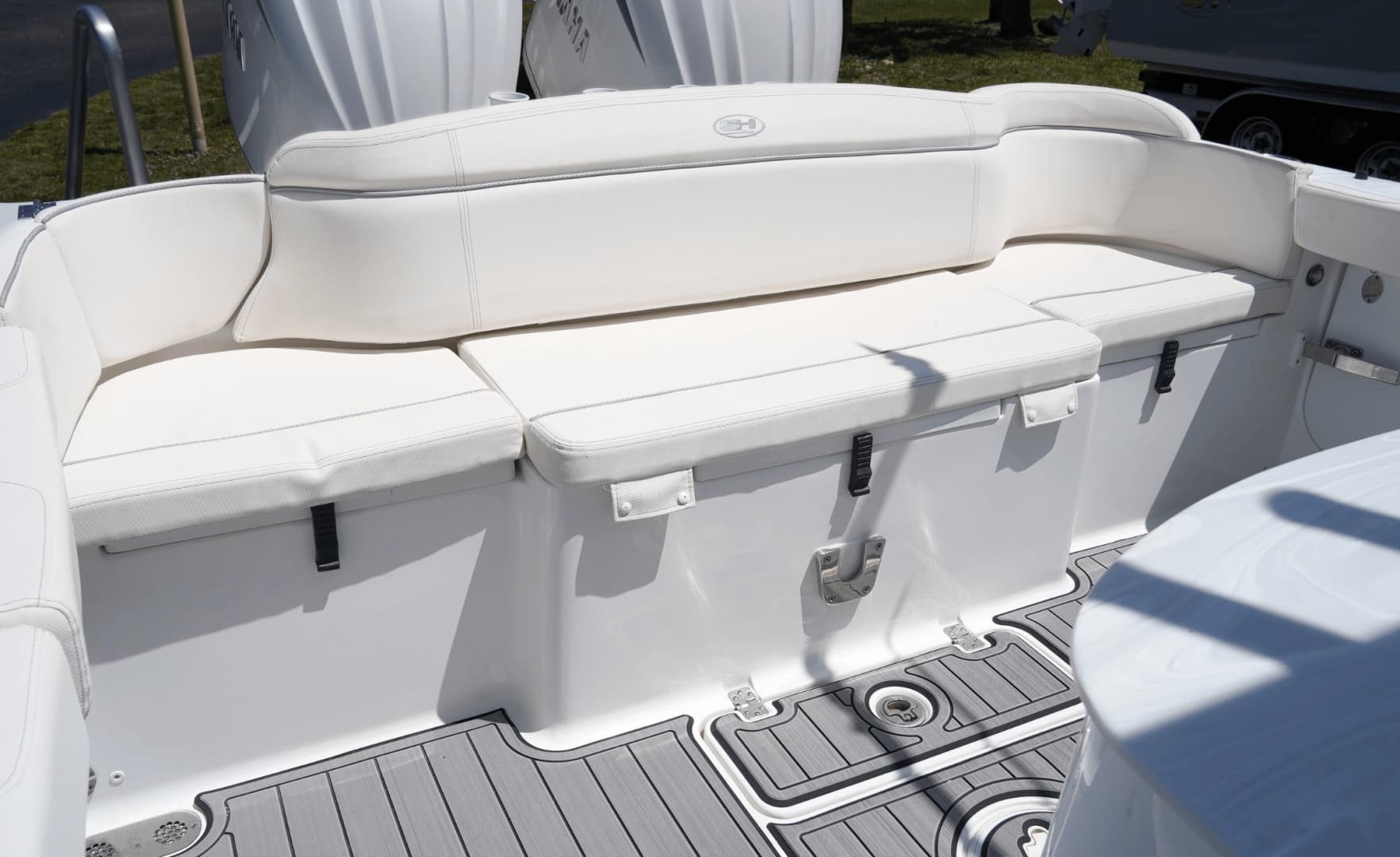 2025 Sea Hunt Ultra 305SE