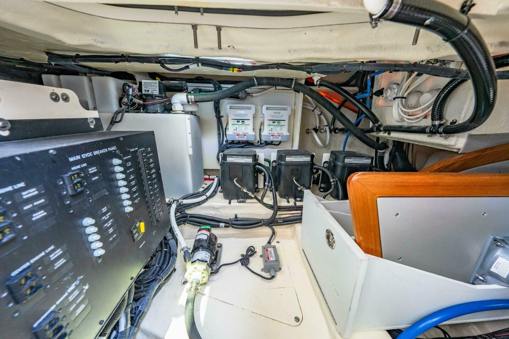 2022 Sea Ray 370 OB 