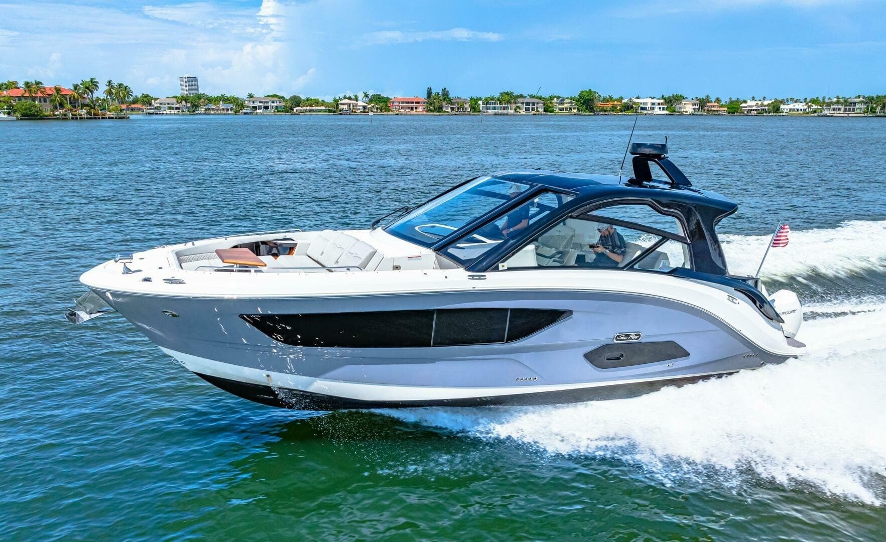 2022 Sea Ray 370 OB 
