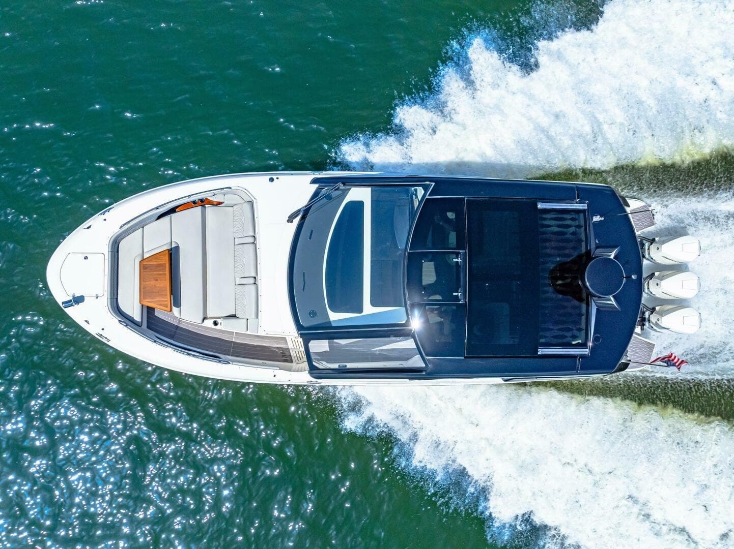 2022 Sea Ray 370 OB 
