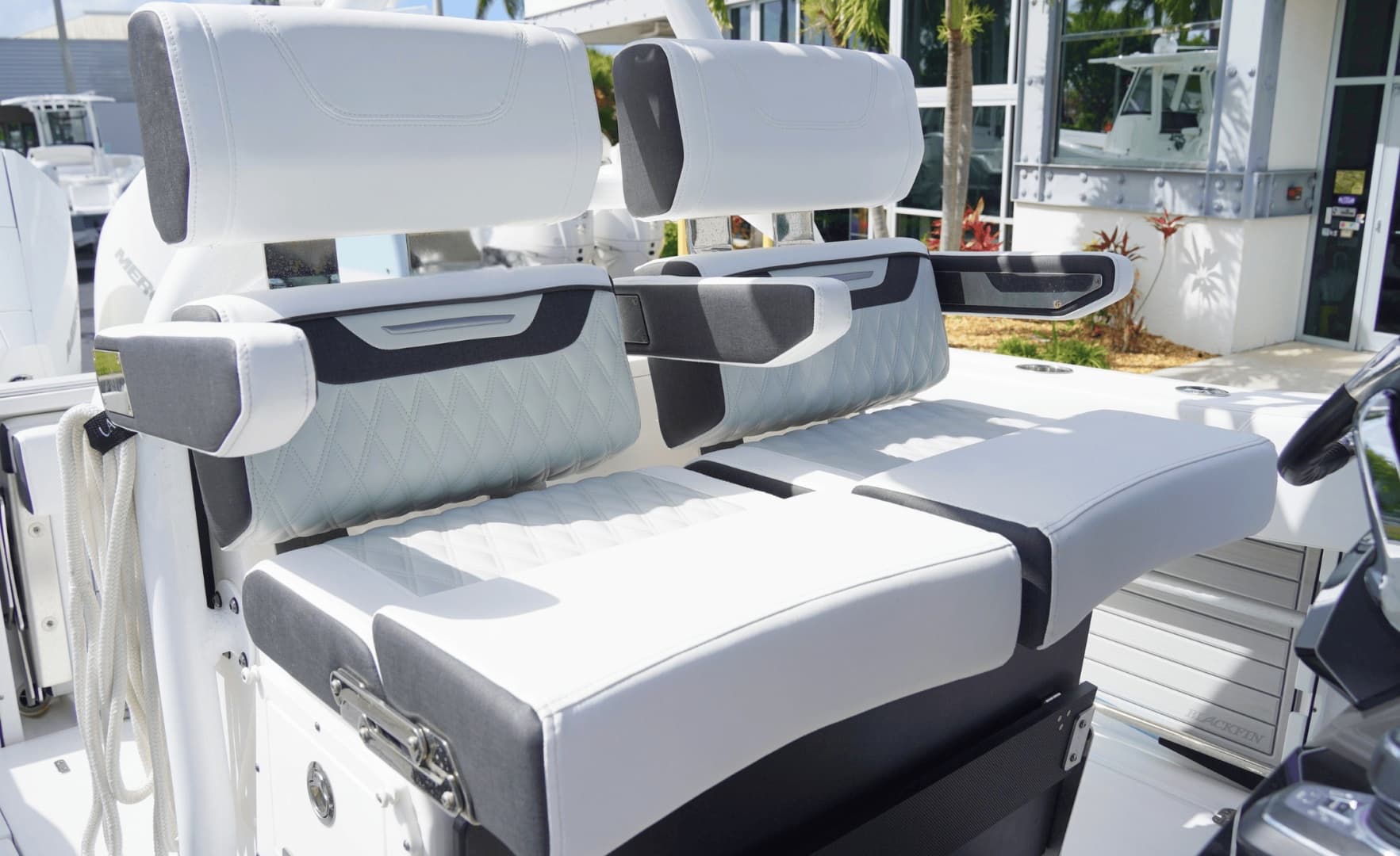 2025 Blackfin 272CC