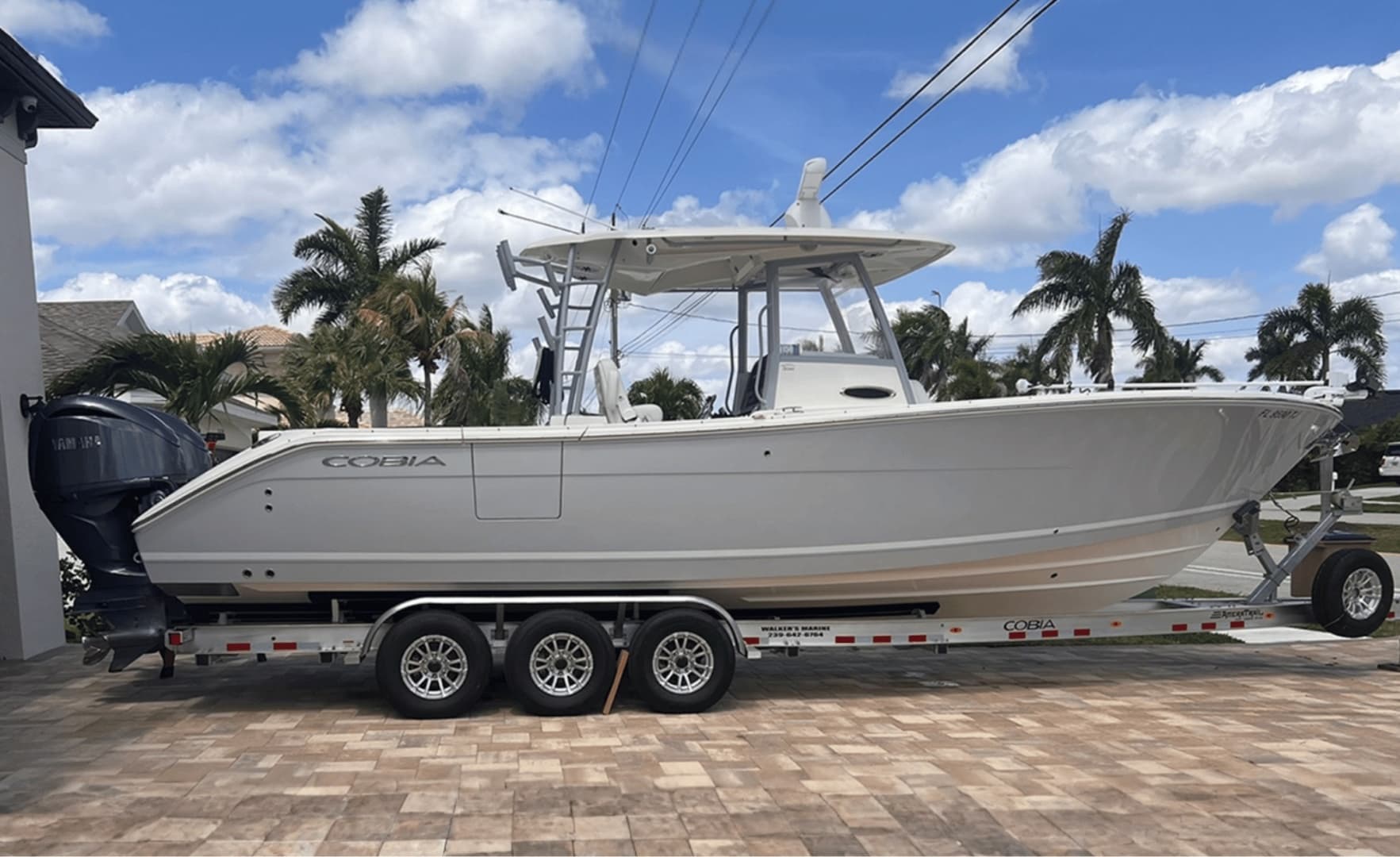 2023 Cobia 320CC