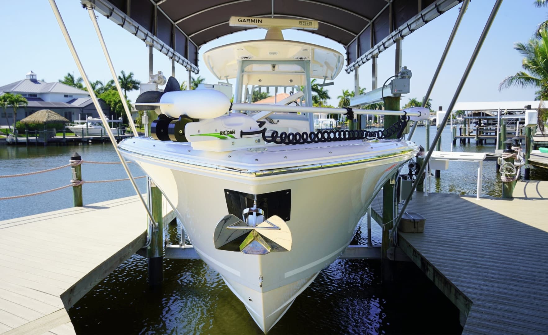 2023 Cobia 320CC