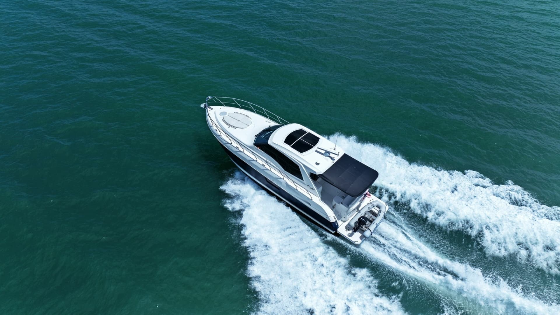 2014 Cruisers Yachts 48 Cantius