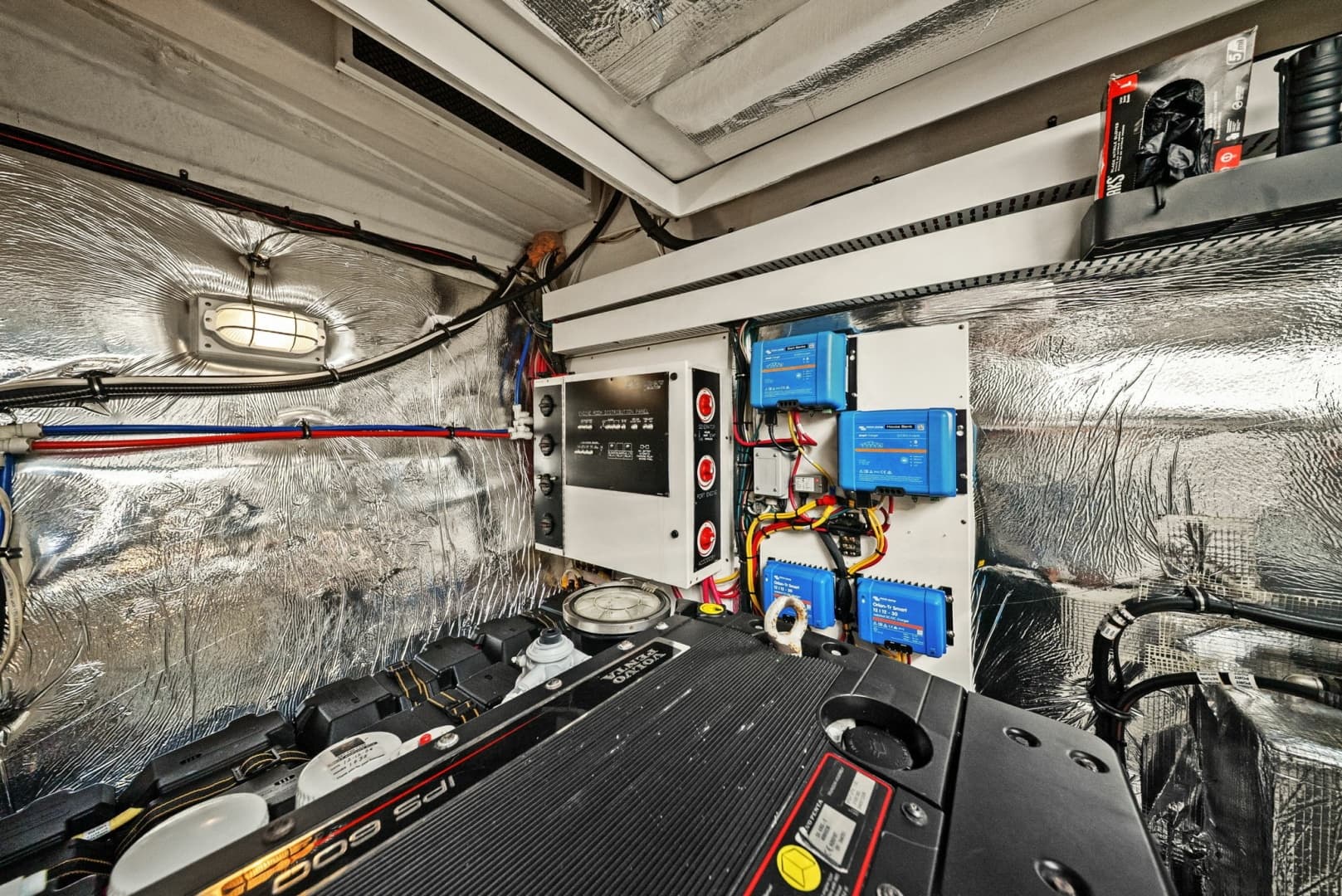 2014 Cruisers Yachts 48 Cantius