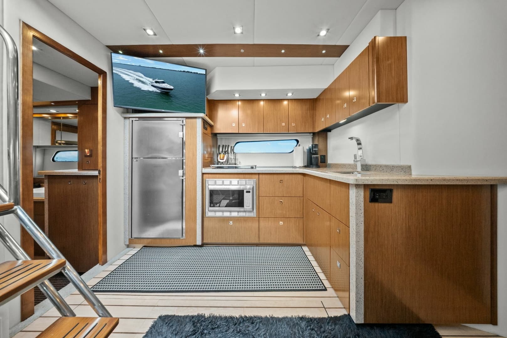 2014 Cruisers Yachts 48 Cantius
