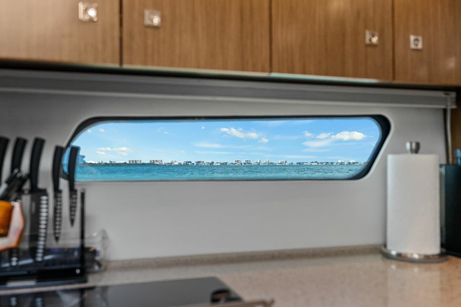 2014 Cruisers Yachts 48 Cantius