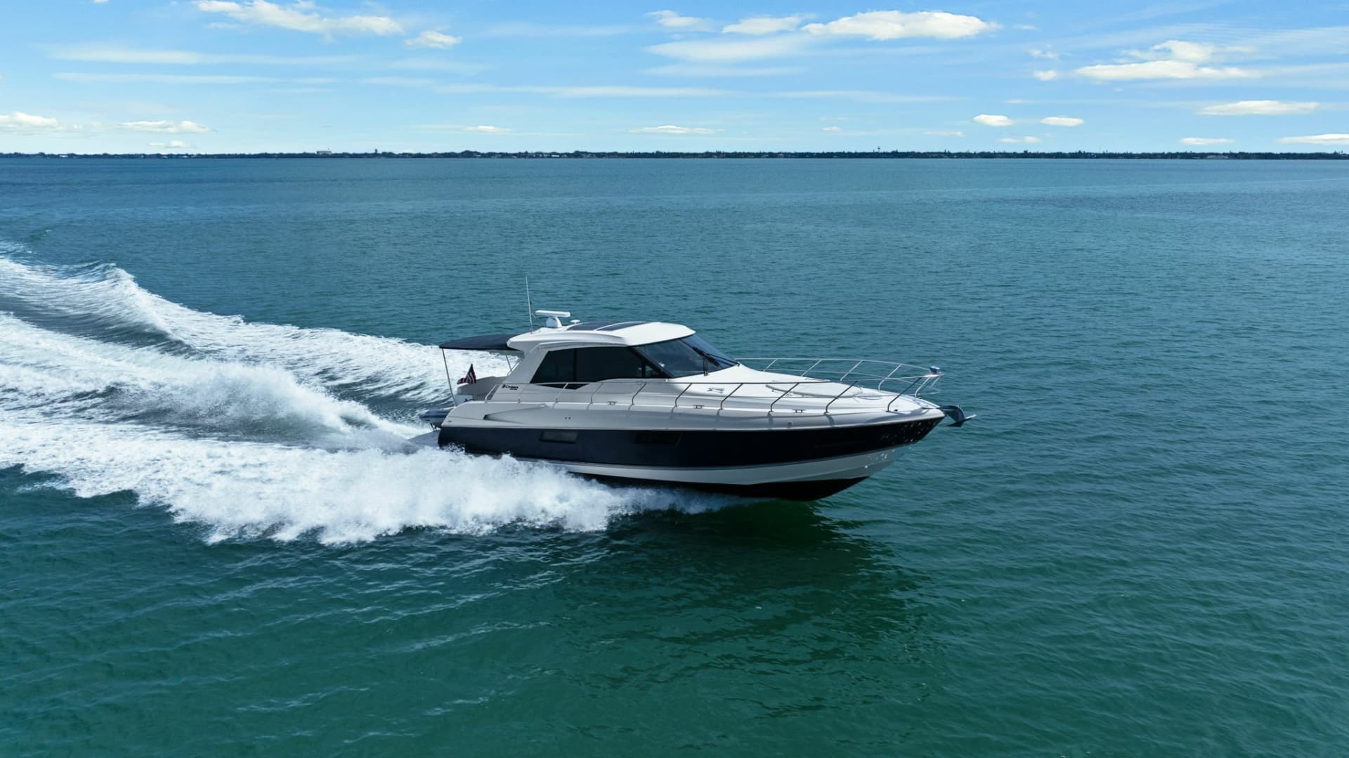2014 Cruisers Yachts 48 Cantius