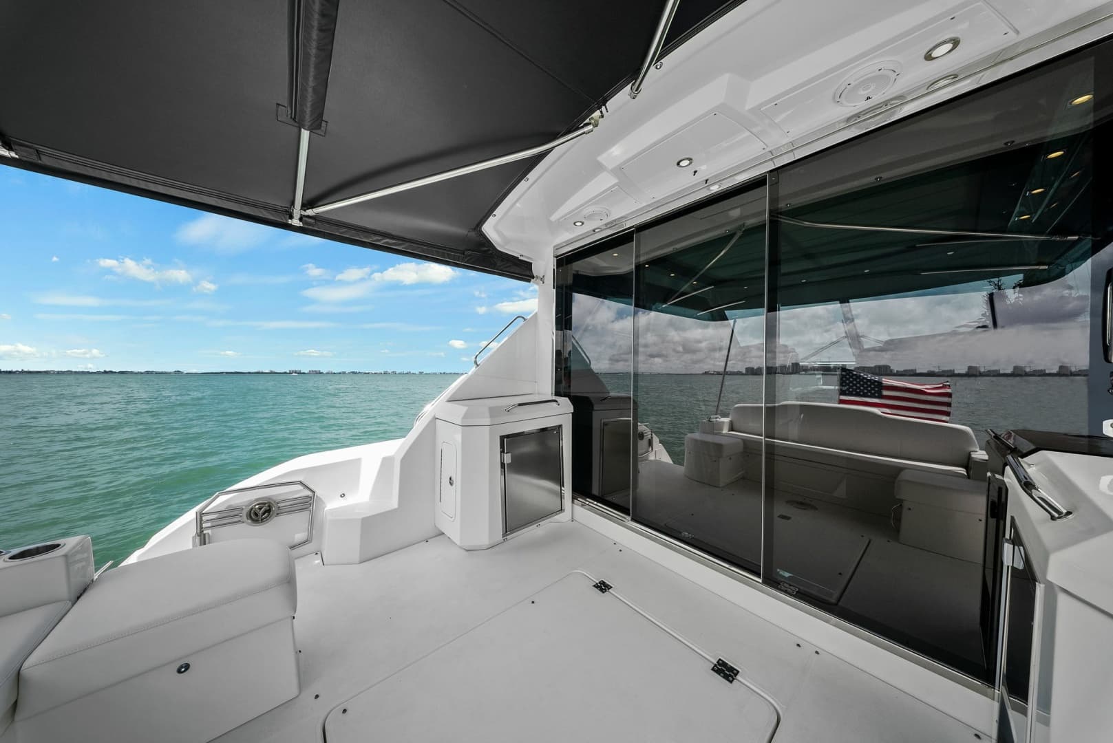 2014 Cruisers Yachts 48 Cantius