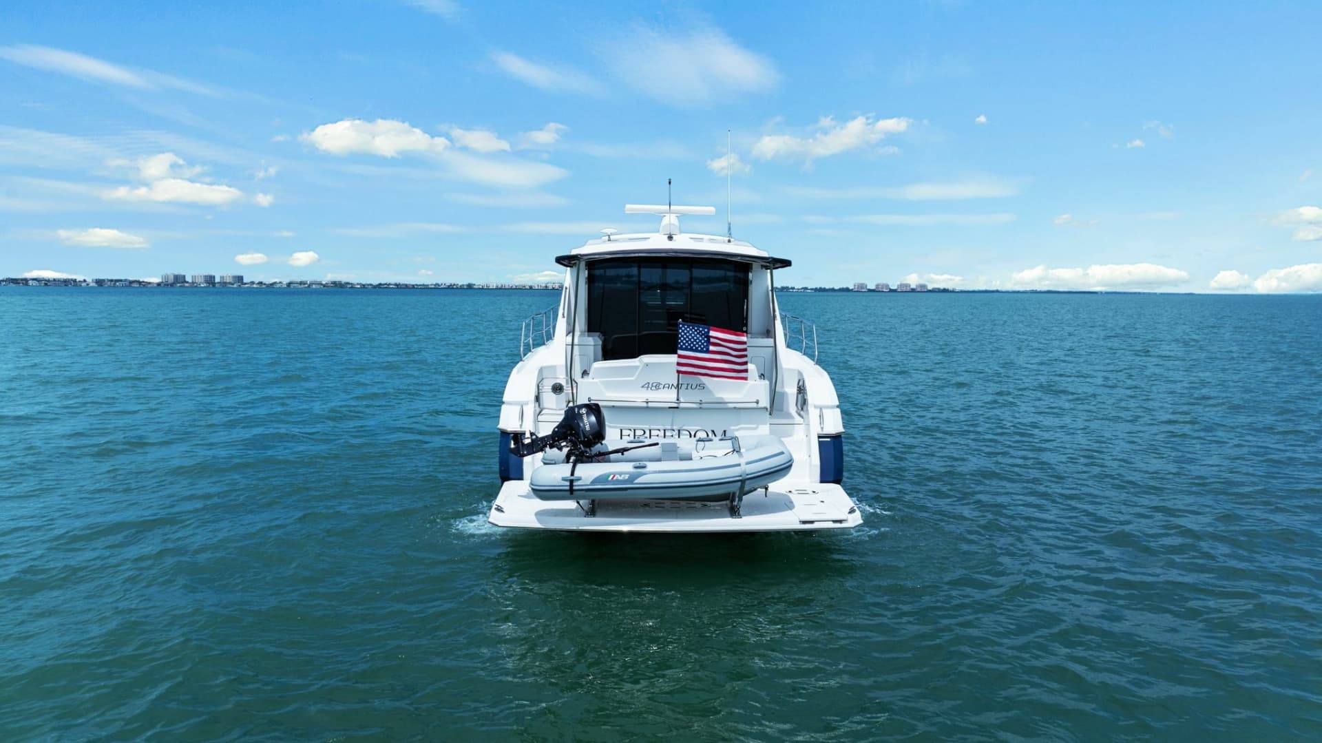 2014 Cruisers Yachts 48 Cantius