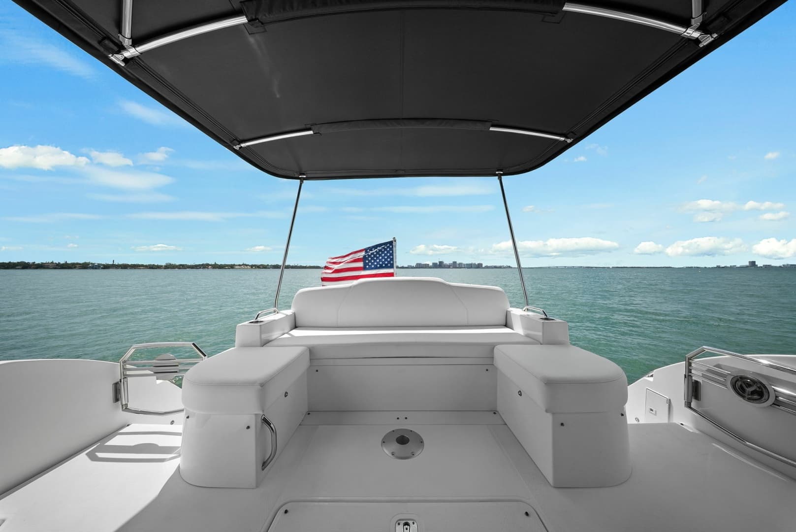 2014 Cruisers Yachts 48 Cantius