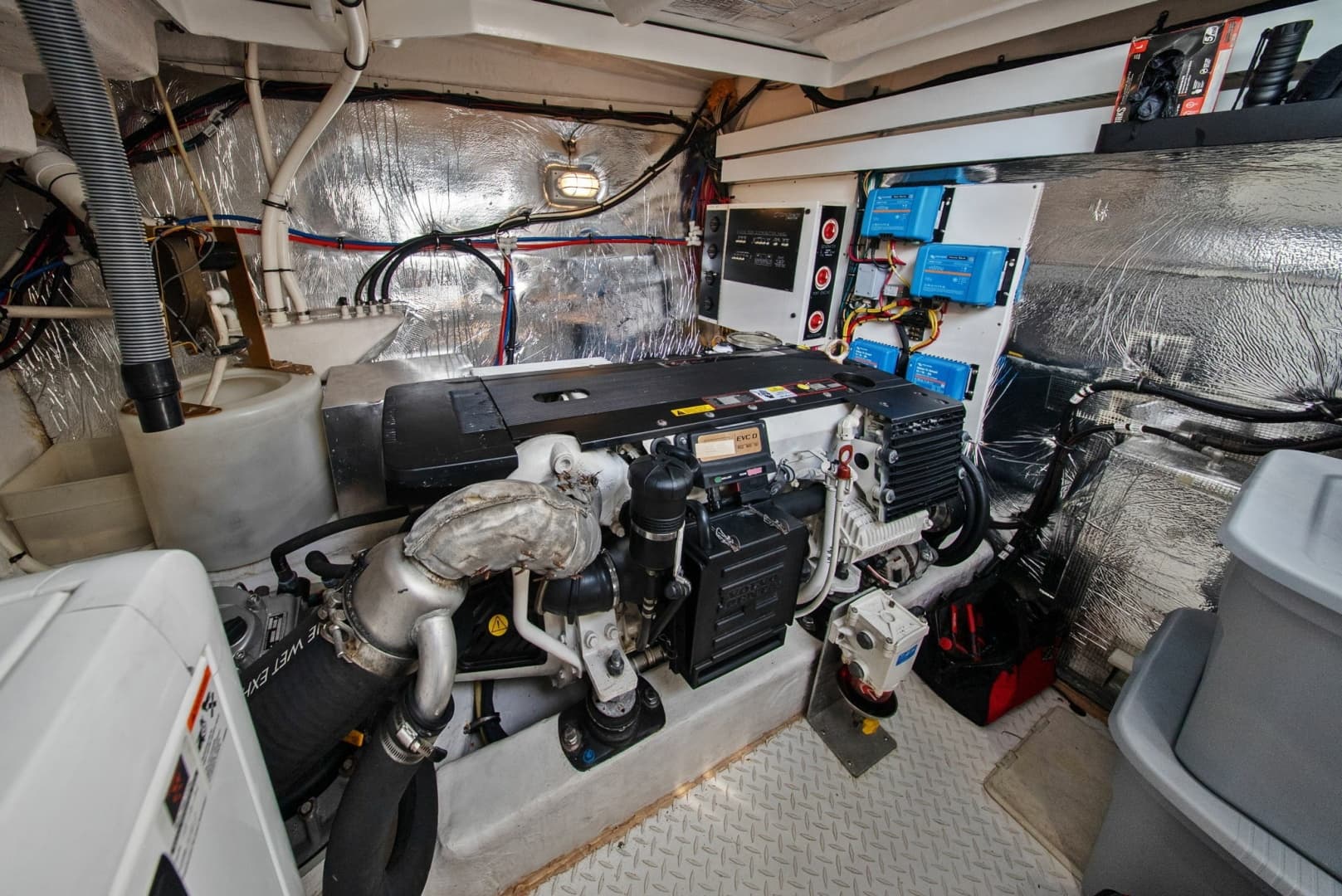 2014 Cruisers Yachts 48 Cantius