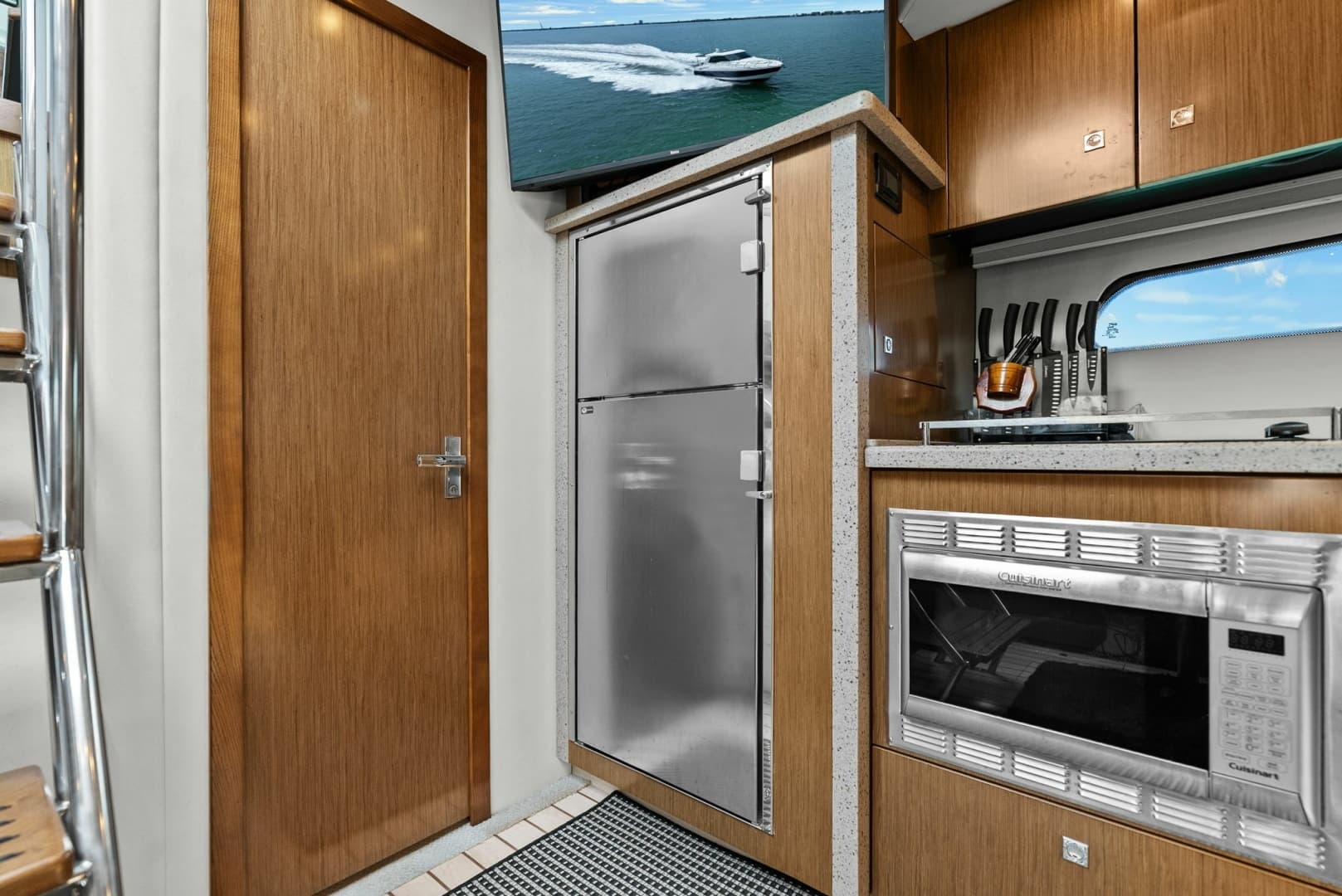 2014 Cruisers Yachts 48 Cantius