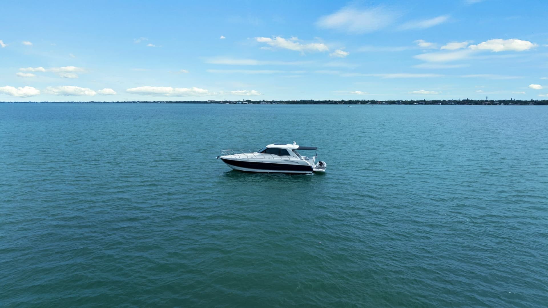2014 Cruisers Yachts 48 Cantius