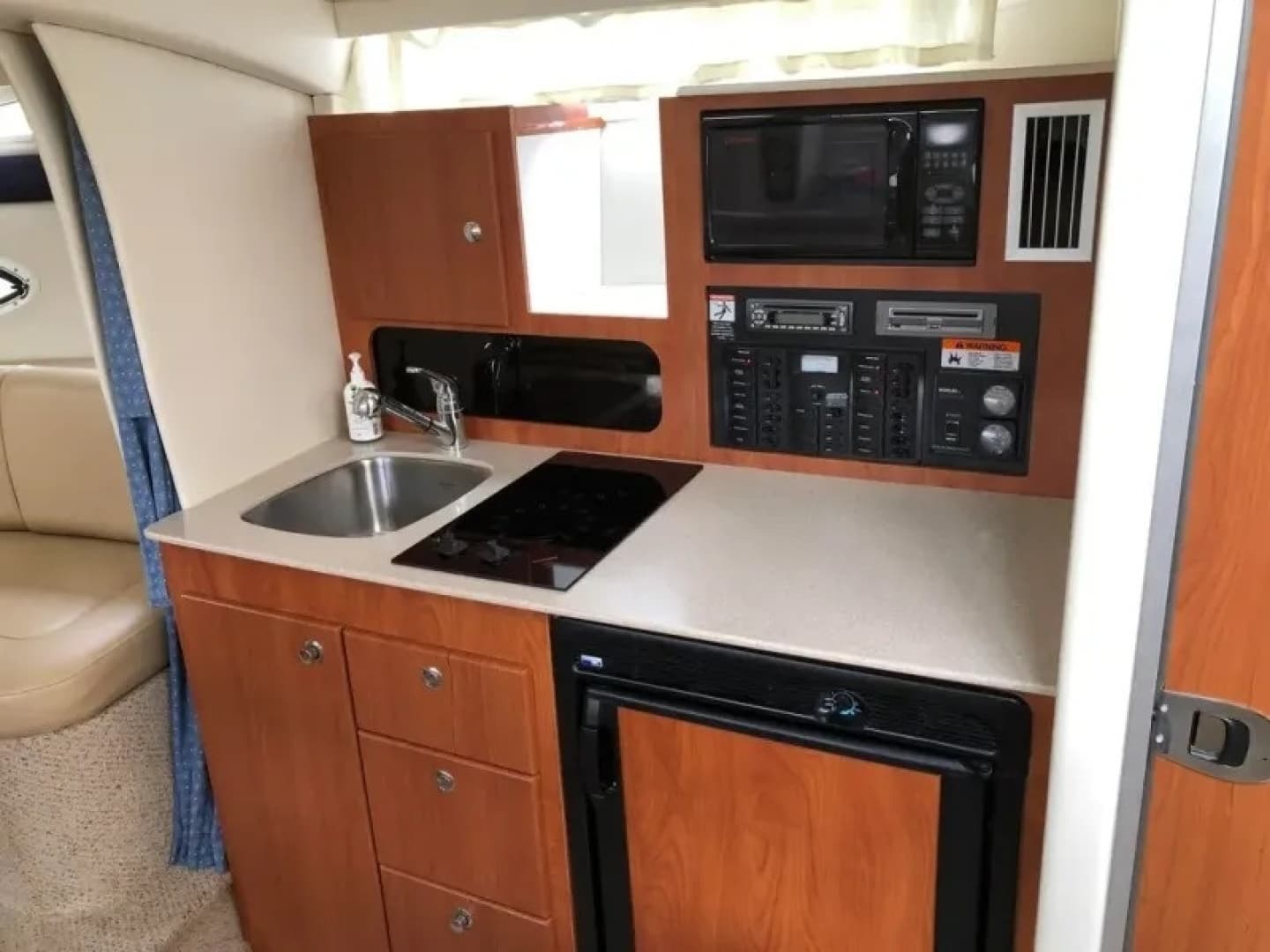 2006 Bayliner 325
