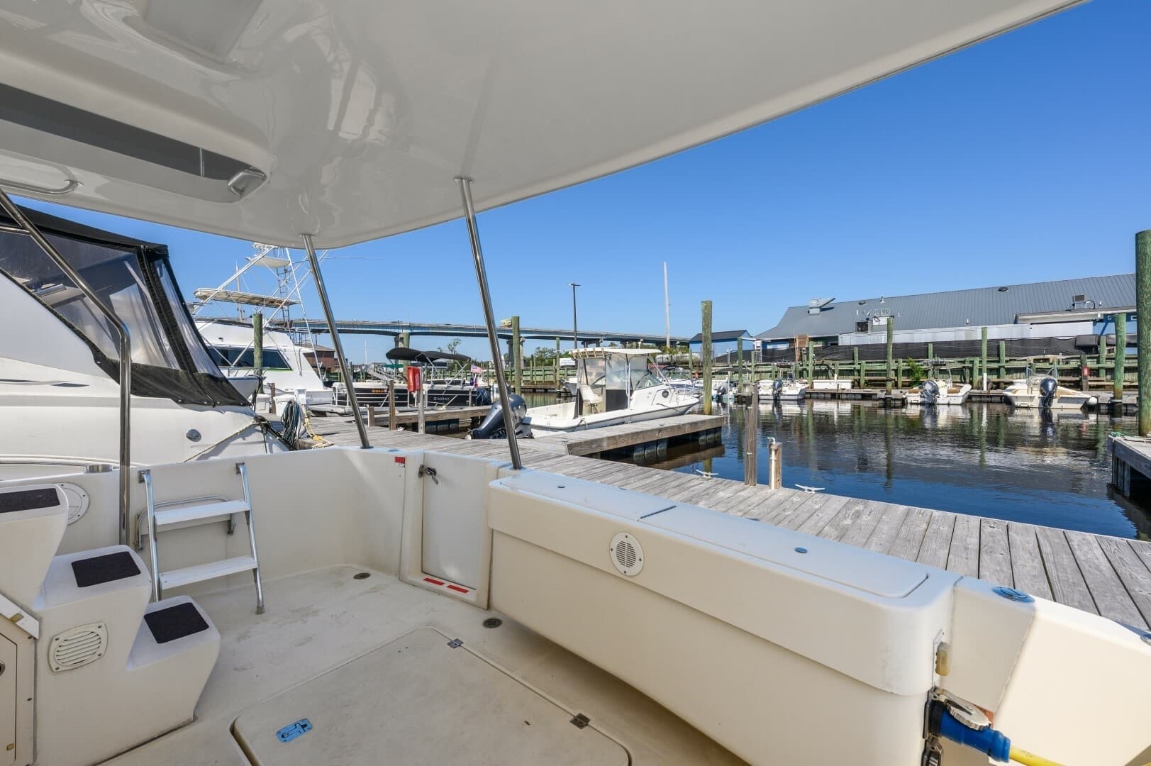 2009 Mainship Expedition 40