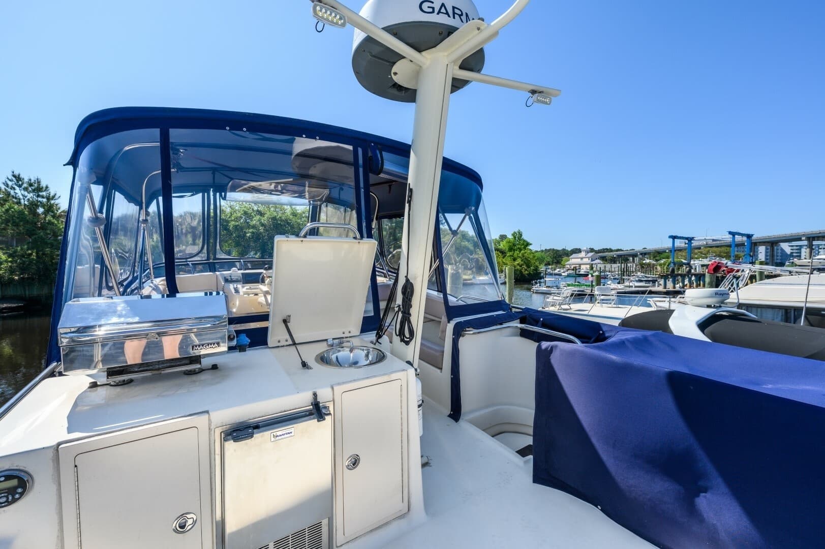 2009 Mainship Expedition 40