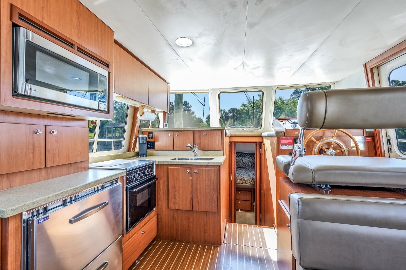 2009 Mainship Expedition 40