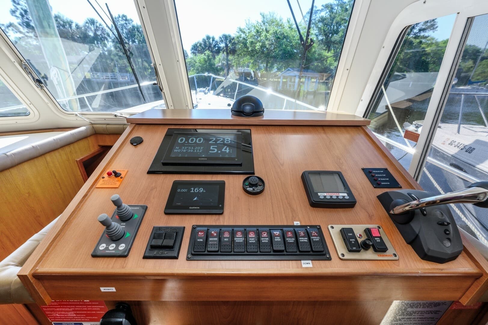 2009 Mainship Expedition 40