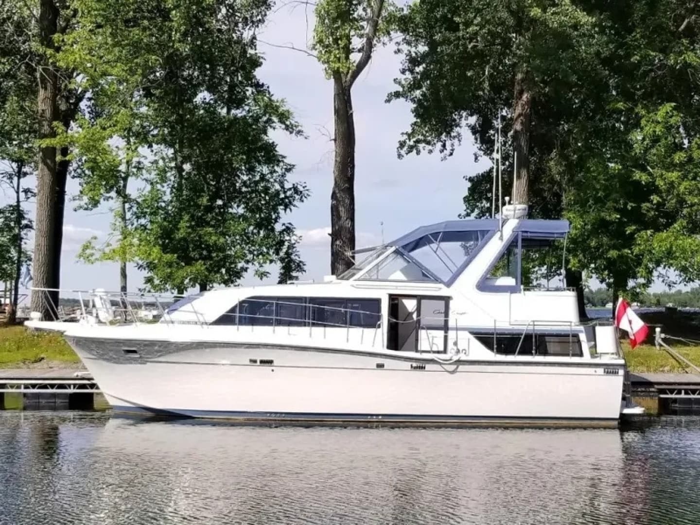 1989 Chris-Craft Catalina 381