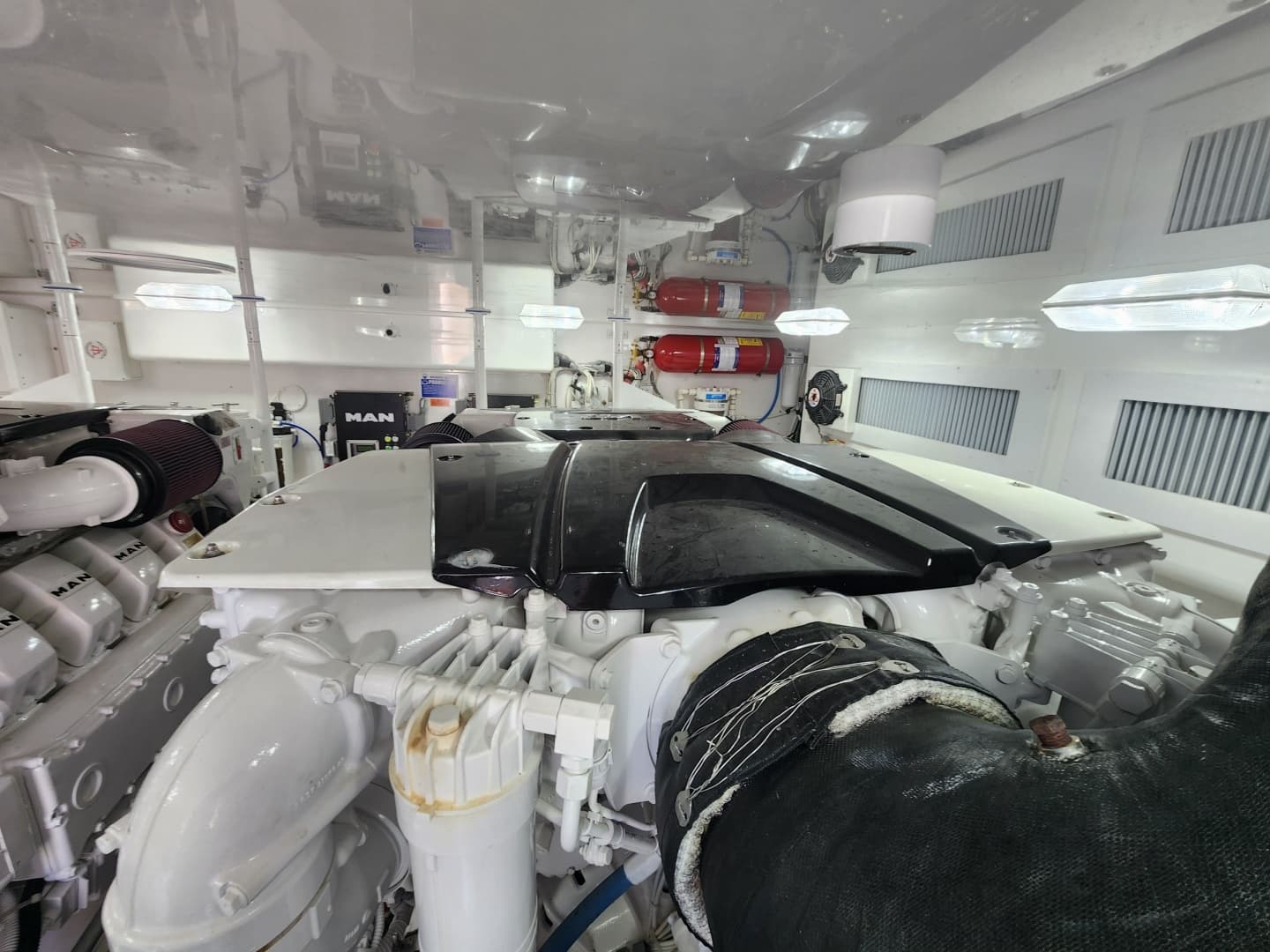 2018 Viking 48 Sport Tower