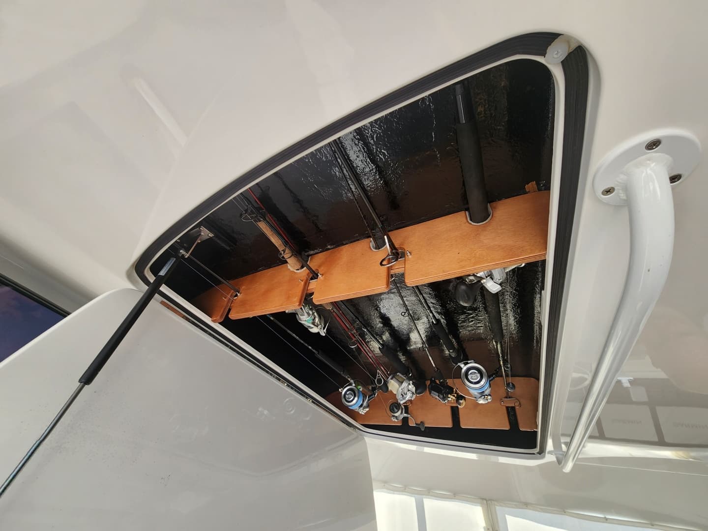 2018 Viking 48 Sport Tower